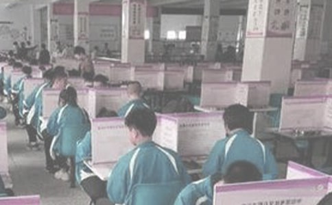 胖豬學吃飯兒童故事