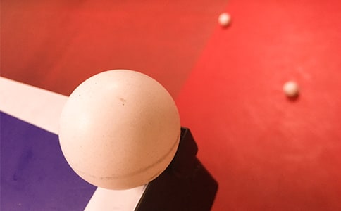乒乓球正手發(fā)球的技術(shù)